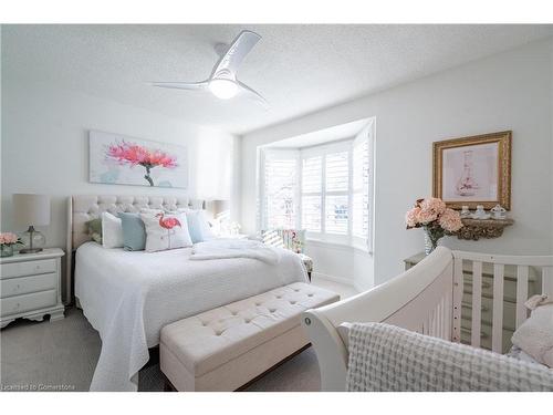 19-375 Book Road, Grimsby, ON - Indoor Photo Showing Bedroom