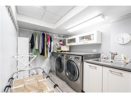 19-375 Book Road, Grimsby, ON - Indoor Photo Showing Laundry Room