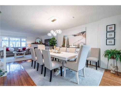 19-375 Book Road, Grimsby, ON - Indoor Photo Showing Dining Room