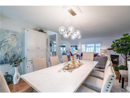 19-375 Book Road, Grimsby, ON - Indoor Photo Showing Dining Room