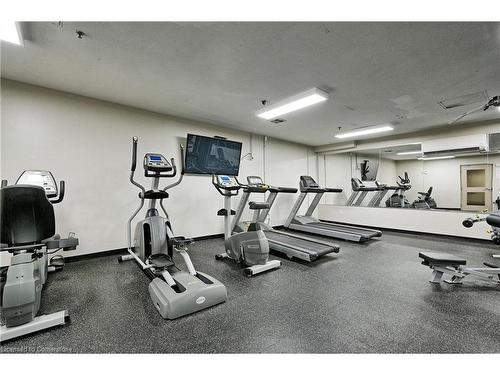 504-1415 Ghent Avenue, Burlington, ON - Indoor Photo Showing Gym Room