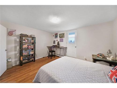 346-350 Quigley Road, Hamilton, ON - Indoor Photo Showing Bedroom