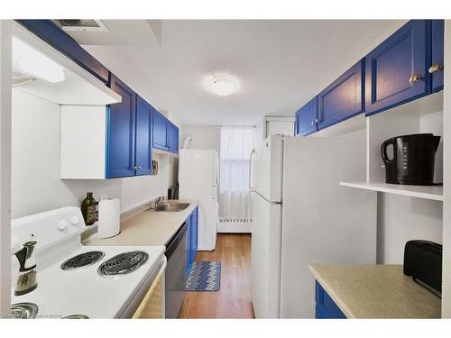 346-350 Quigley Road, Hamilton, ON - Indoor Photo Showing Kitchen