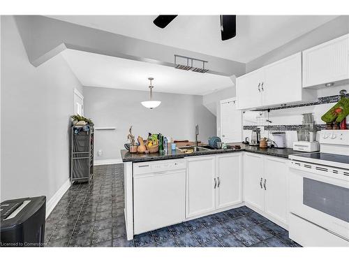 2-38 Myrtle Avenue, Hamilton, ON - Indoor Photo Showing Kitchen With Double Sink