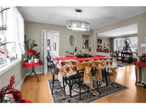 5934 North Street, Niagara Falls, ON - Indoor Photo Showing Dining Room