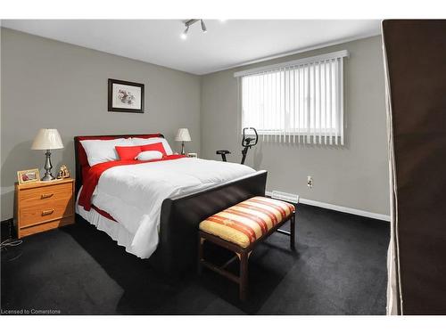 5934 North Street, Niagara Falls, ON - Indoor Photo Showing Bedroom