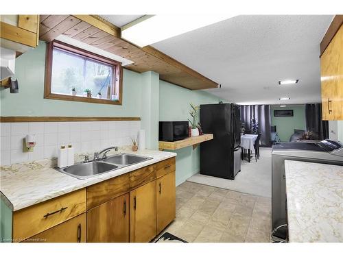 5934 North Street, Niagara Falls, ON - Indoor Photo Showing Kitchen With Double Sink