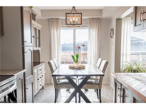 38-800 Paramount Drive, Hamilton, ON - Indoor Photo Showing Dining Room