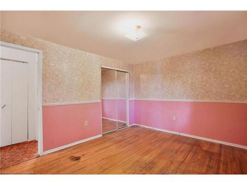 11 Leduc Street, Hamilton, ON - Indoor Photo Showing Other Room