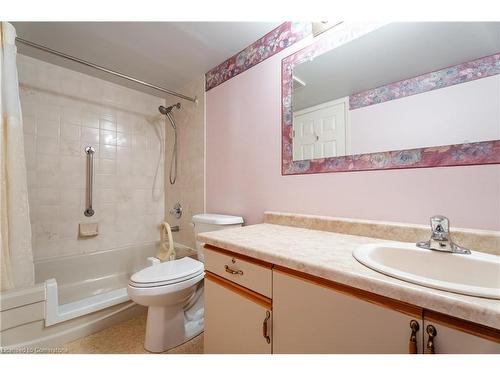 604-11 Mill Pond Court, Simcoe, ON - Indoor Photo Showing Bathroom