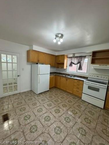 725 Eleventh Avenue E, Hamilton, ON - Indoor Photo Showing Kitchen