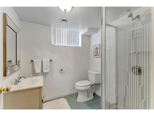 56 Skyland Drive, Hamilton, ON - Indoor Photo Showing Bathroom