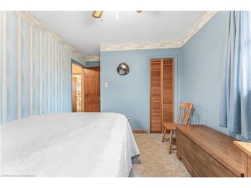 6232 Townline Road, Smithville, ON - Indoor Photo Showing Bedroom