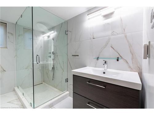 46 Vesper Court, Stoney Creek, ON - Indoor Photo Showing Bathroom