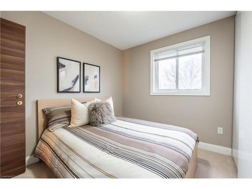 46 Vesper Court, Stoney Creek, ON - Indoor Photo Showing Bedroom