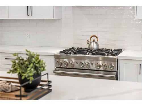 63 Brian Boulevard, Waterdown, ON - Indoor Photo Showing Kitchen With Upgraded Kitchen