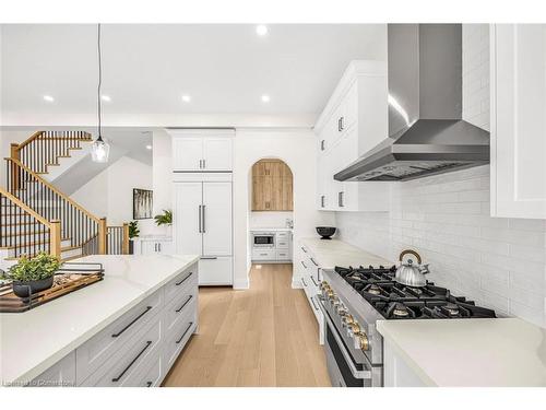 63 Brian Boulevard, Waterdown, ON - Indoor Photo Showing Kitchen With Upgraded Kitchen