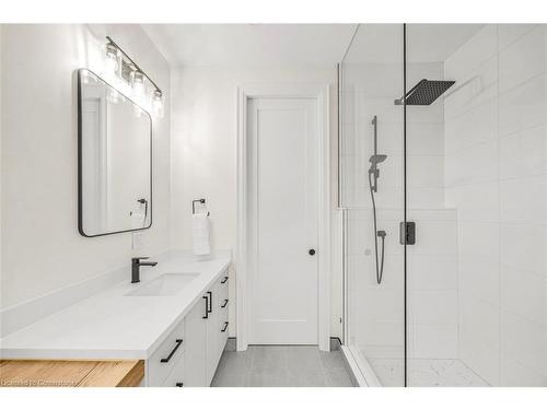 63 Brian Boulevard, Waterdown, ON - Indoor Photo Showing Bathroom