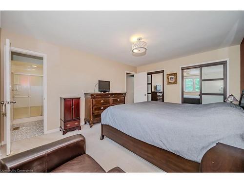 329 Silvana Crescent, Burlington, ON - Indoor Photo Showing Bedroom