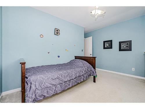 329 Silvana Crescent, Burlington, ON - Indoor Photo Showing Bedroom