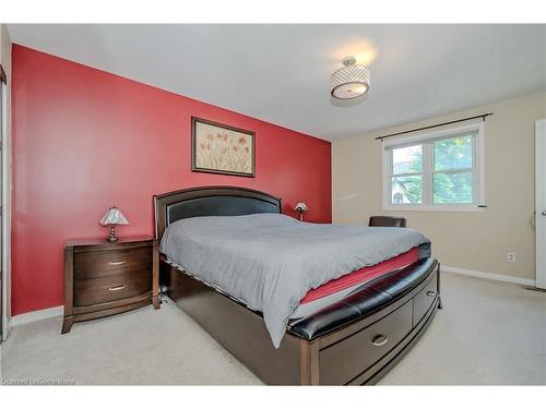 329 Silvana Crescent, Burlington, ON - Indoor Photo Showing Bedroom