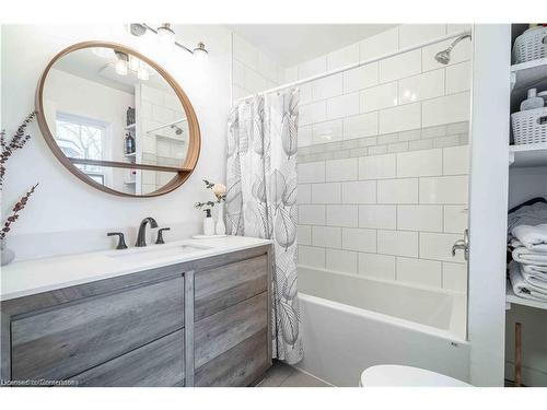 62 Guise Street E, Hamilton, ON - Indoor Photo Showing Bathroom