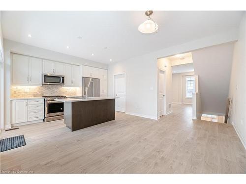 9-288 Glover Road, Stoney Creek, ON - Indoor Photo Showing Kitchen With Upgraded Kitchen