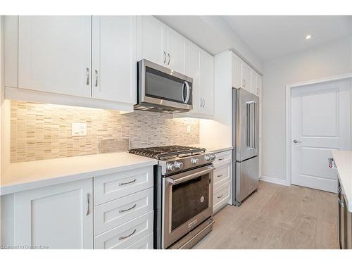 9-288 Glover Road, Stoney Creek, ON - Indoor Photo Showing Kitchen With Stainless Steel Kitchen With Upgraded Kitchen