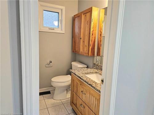 486 Dicenzo Drive, Hamilton, ON - Indoor Photo Showing Bathroom