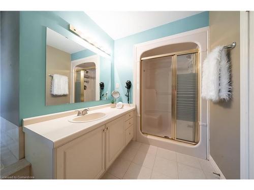 6-230 Meadowbrook Drive, Ancaster, ON - Indoor Photo Showing Bathroom