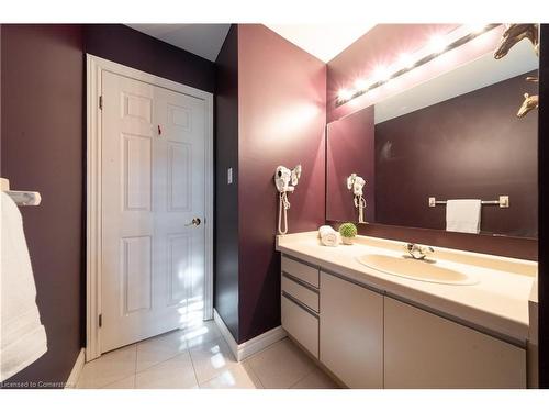 6-230 Meadowbrook Drive, Ancaster, ON - Indoor Photo Showing Bathroom