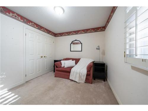 6-230 Meadowbrook Drive, Ancaster, ON - Indoor Photo Showing Bedroom