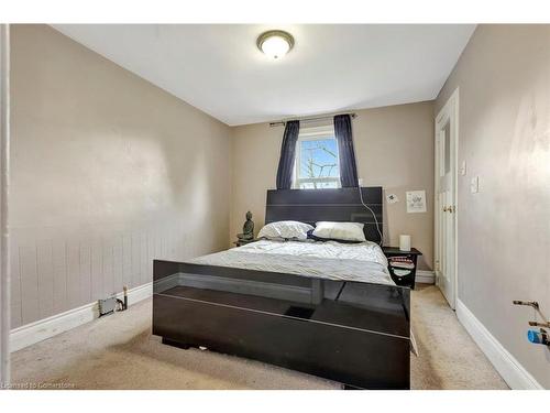 110 Paling Avenue, Hamilton, ON - Indoor Photo Showing Bedroom