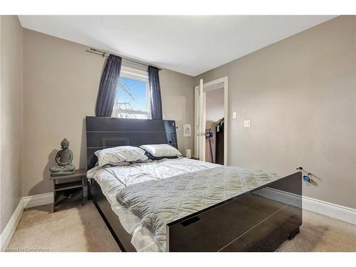 110 Paling Avenue, Hamilton, ON - Indoor Photo Showing Bedroom