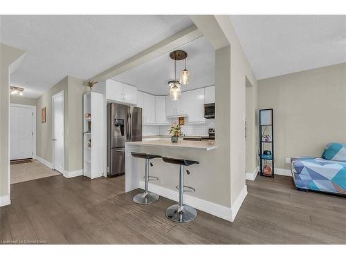 42-2200 Glenwood School Drive, Burlington, ON - Indoor Photo Showing Kitchen