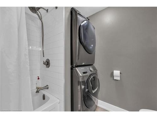 42-2200 Glenwood School Drive, Burlington, ON - Indoor Photo Showing Laundry Room