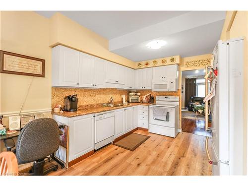 52 Postoaks Drive, Glanbrook, ON - Indoor Photo Showing Kitchen