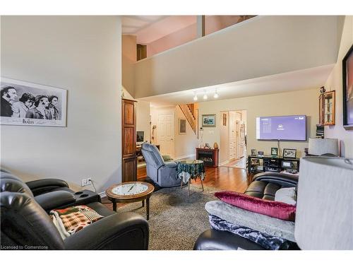 52 Postoaks Drive, Glanbrook, ON - Indoor Photo Showing Living Room