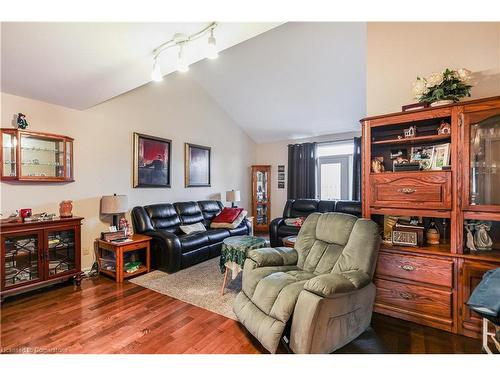 52 Postoaks Drive, Glanbrook, ON - Indoor Photo Showing Living Room