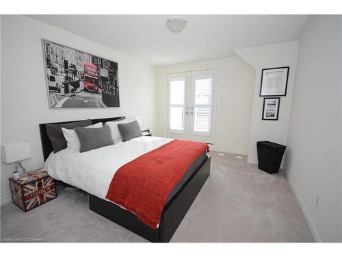 03-03-2420 Baronwood Drive, Oakville, ON - Indoor Photo Showing Bedroom