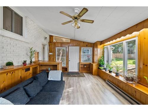 10 Jamar Circle, St. Catharines, ON - Indoor Photo Showing Living Room