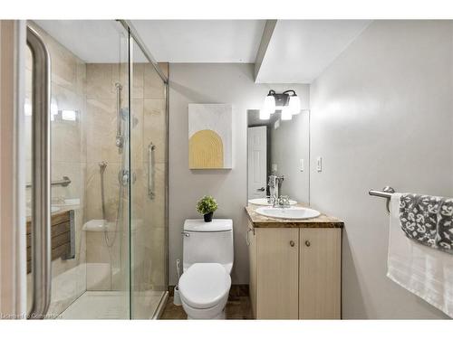 10 Jamar Circle, St. Catharines, ON - Indoor Photo Showing Bathroom