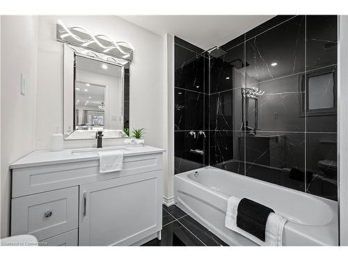 80 Courtwright Street, Fort Erie, ON - Indoor Photo Showing Bathroom