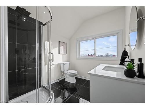 80 Courtwright Street, Fort Erie, ON - Indoor Photo Showing Bathroom