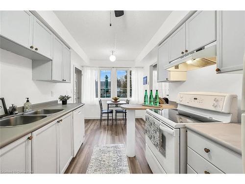 376 Silverbirch Boulevard, Mount Hope, ON - Indoor Photo Showing Kitchen With Double Sink