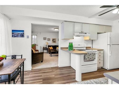 376 Silverbirch Boulevard, Mount Hope, ON - Indoor Photo Showing Kitchen