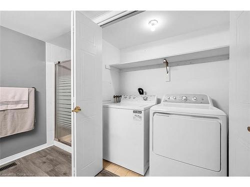 376 Silverbirch Boulevard, Mount Hope, ON - Indoor Photo Showing Laundry Room