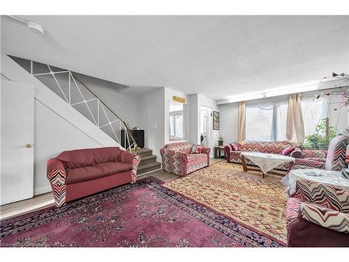 312 Westcourt Place, Waterloo, ON - Indoor Photo Showing Living Room