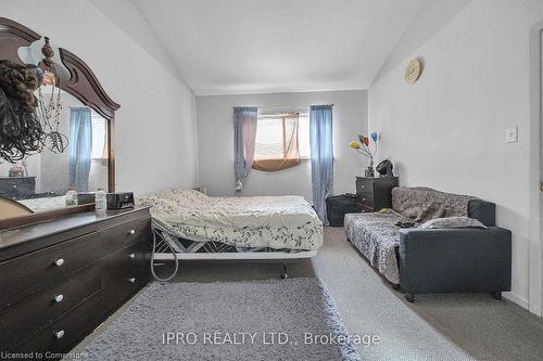 312 Westcourt Place, Waterloo, ON - Indoor Photo Showing Bedroom