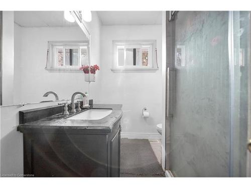 312 Westcourt Place, Waterloo, ON - Indoor Photo Showing Bathroom